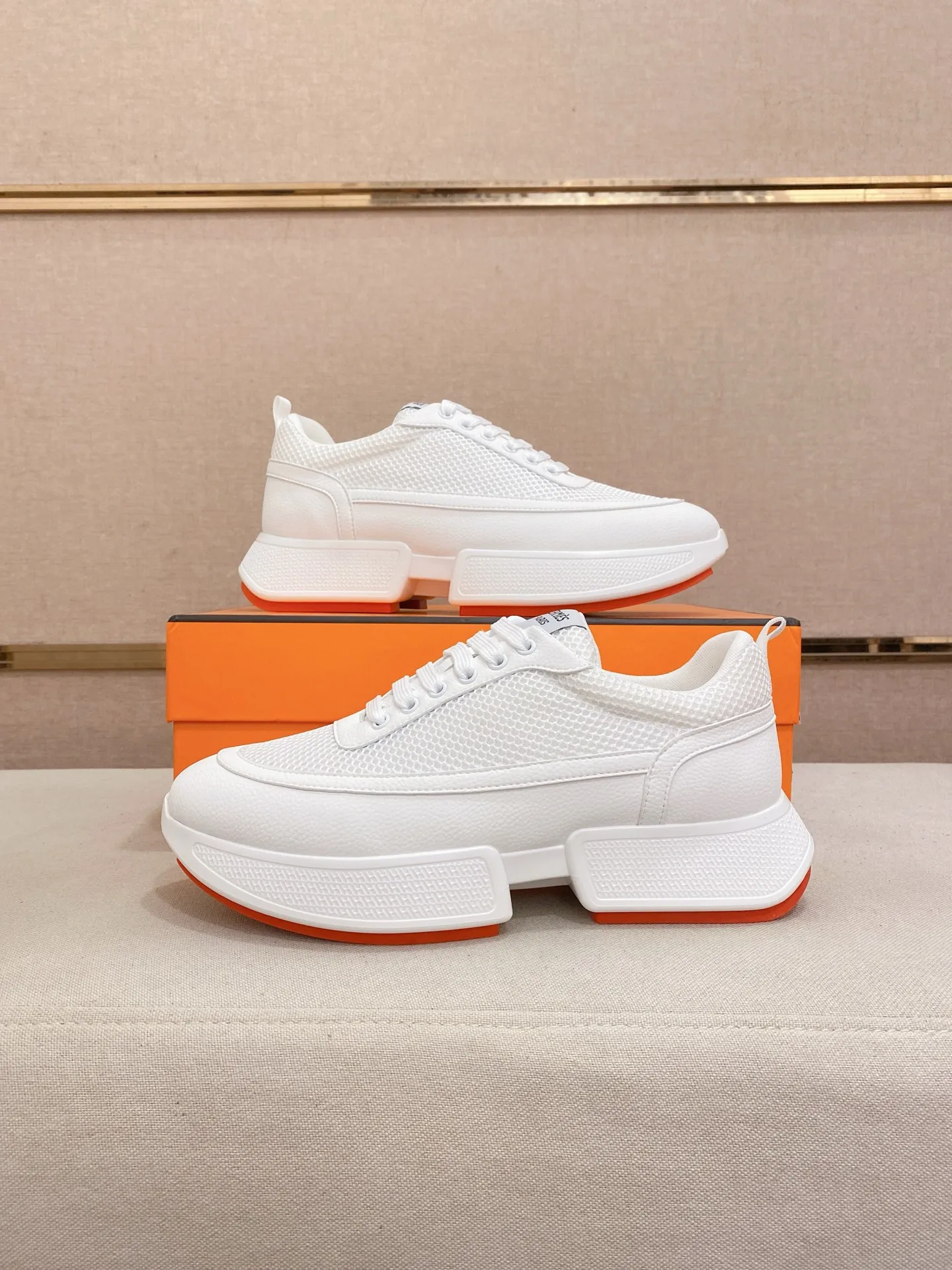 Men's clothing and shoes💰: 462💰《HERMES》【Classic Original Version】Hermès; Top 🔝 Purchasing Agency 🔍🔍Men's latest 🇺🇸 counters are on sale simultaneously, imported from Italy original ▲▲cowhide ▲▲ (high-end, extravagant and classy) ) Exquisite workmanship (Italian 🇮🇹 imported water-dyed 🐂 cowhide lining) sole: original sole provided by the original factory, ⚠️exclusive double-layer activity·TPR·rubber·combined molded outsole; super comfortable·wear-resistant·non-slip·environmental protection The real thing is more beautiful if you take the real thing (high quality, follow the order). You can enter and exit the counter at will * Number of yards: 38-44 (45 can be customized and cannot be returned or exchanged)